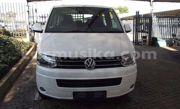 Nunua Ilio tumika Volkswagen Caravelle Fedha Gari ndani ya Beitbridge nchini Matabeleland Kusini Nunua Ilio tumika Volkswagen Caravelle Fedha Gari ndani ya Beitbridge nchini Matabeleland Kusini