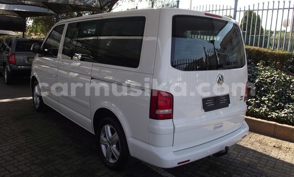 Nunua Ilio tumika Volkswagen Caravelle Fedha Gari ndani ya Beitbridge nchini Matabeleland Kusini Nunua Ilio tumika Volkswagen Caravelle Fedha Gari ndani ya Beitbridge nchini Matabeleland Kusini