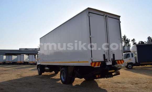 Acheter Occasion Utilitaire Hino 300 Series Blanc à Beitbridge, Matabeleland South Acheter Occasion Utilitaire Hino 300 Series Blanc à Beitbridge, Matabeleland South