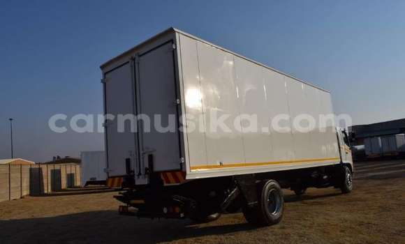 Acheter Occasion Utilitaire Hino 300 Series Blanc à Beitbridge, Matabeleland South Acheter Occasion Utilitaire Hino 300 Series Blanc à Beitbridge, Matabeleland South