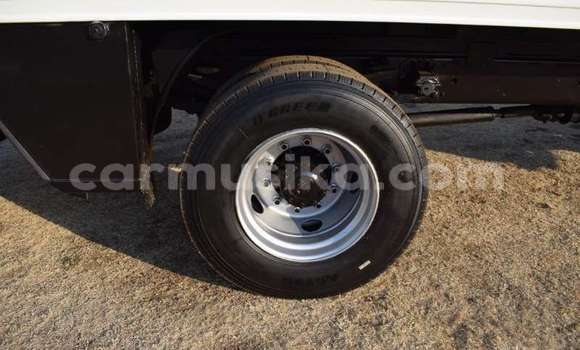 Acheter Occasion Utilitaire Hino 300 Series Blanc à Beitbridge, Matabeleland South Acheter Occasion Utilitaire Hino 300 Series Blanc à Beitbridge, Matabeleland South