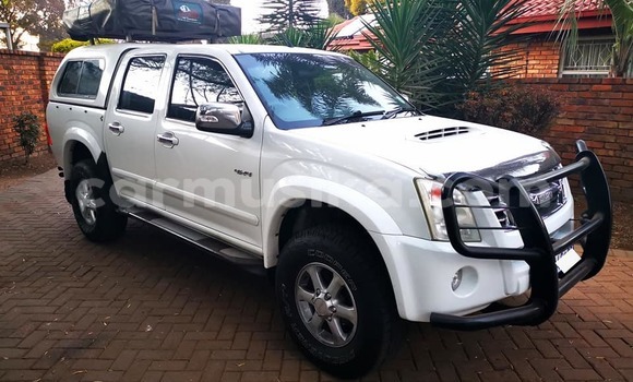 Tenga Tsaru Isuzu KB Chena Mota in Beitbridge in Matabeleland South Tenga Tsaru Isuzu KB Chena Mota in Beitbridge in Matabeleland South