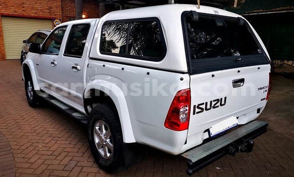 Tenga Tsaru Isuzu KB Chena Mota in Beitbridge in Matabeleland South Tenga Tsaru Isuzu KB Chena Mota in Beitbridge in Matabeleland South