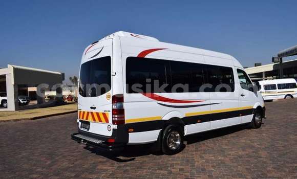 Tenga Tsaru Mercedes‒Benz CL–Class Chena Mota in Beitbridge in Matabeleland South Tenga Tsaru Mercedes‒Benz CL–Class Chena Mota in Beitbridge in Matabeleland South