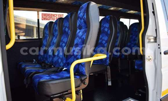 Tenga Tsaru Mercedes‒Benz CL–Class Chena Mota in Beitbridge in Matabeleland South Tenga Tsaru Mercedes‒Benz CL–Class Chena Mota in Beitbridge in Matabeleland South