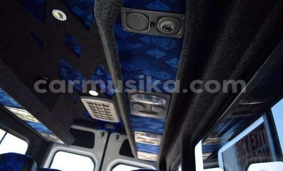 Tenga Tsaru Mercedes‒Benz CL–Class Chena Mota in Beitbridge in Matabeleland South Tenga Tsaru Mercedes‒Benz CL–Class Chena Mota in Beitbridge in Matabeleland South