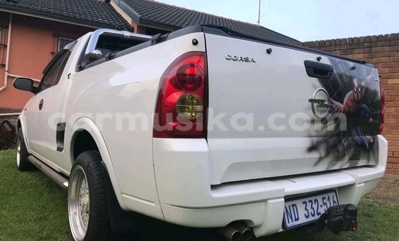 Tenga Tsaru Opel Corsa Chena Mota in Beitbridge in Matabeleland South Tenga Tsaru Opel Corsa Chena Mota in Beitbridge in Matabeleland South