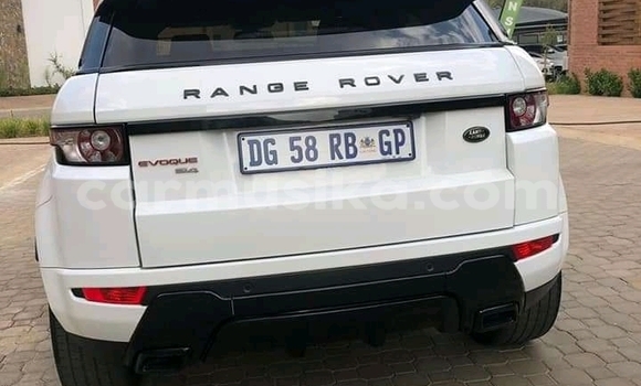 Nunua Ilio tumika Land Rover Range Rover Evoque Nyeupe Gari ndani ya Beitbridge nchini Matabeleland Kusini Nunua Ilio tumika Land Rover Range Rover Evoque Nyeupe Gari ndani ya Beitbridge nchini Matabeleland Kusini