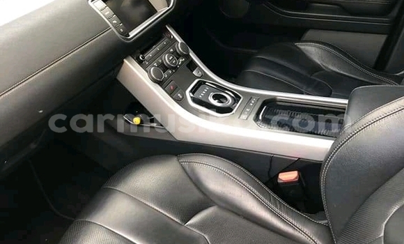 Nunua Ilio tumika Land Rover Range Rover Evoque Nyeupe Gari ndani ya Beitbridge nchini Matabeleland Kusini Nunua Ilio tumika Land Rover Range Rover Evoque Nyeupe Gari ndani ya Beitbridge nchini Matabeleland Kusini