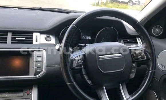 Nunua Ilio tumika Land Rover Range Rover Evoque Nyeupe Gari ndani ya Beitbridge nchini Matabeleland Kusini Nunua Ilio tumika Land Rover Range Rover Evoque Nyeupe Gari ndani ya Beitbridge nchini Matabeleland Kusini