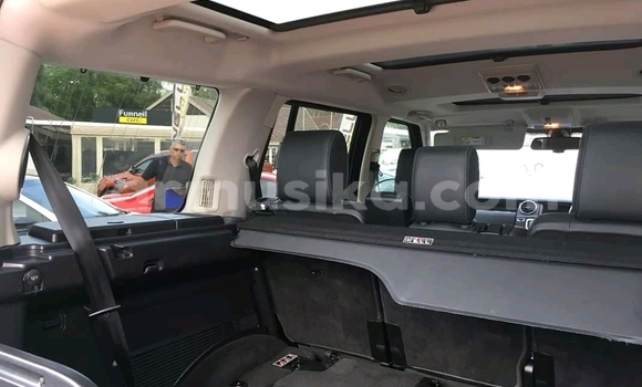 Tenga Tsaru Land Rover Discovery Nhema Mota in Beitbridge in Matabeleland South Tenga Tsaru Land Rover Discovery Nhema Mota in Beitbridge in Matabeleland South