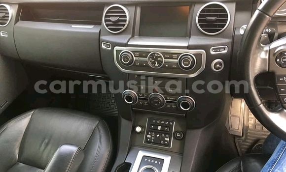 Tenga Tsaru Land Rover Discovery Nhema Mota in Beitbridge in Matabeleland South Tenga Tsaru Land Rover Discovery Nhema Mota in Beitbridge in Matabeleland South