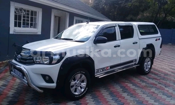 Nunua Ilio tumika Toyota Hilux Nyeupe Gari ndani ya Beitbridge nchini Matabeleland Kusini Nunua Ilio tumika Toyota Hilux Nyeupe Gari ndani ya Beitbridge nchini Matabeleland Kusini