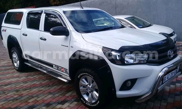 Nunua Ilio tumika Toyota Hilux Nyeupe Gari ndani ya Beitbridge nchini Matabeleland Kusini Nunua Ilio tumika Toyota Hilux Nyeupe Gari ndani ya Beitbridge nchini Matabeleland Kusini