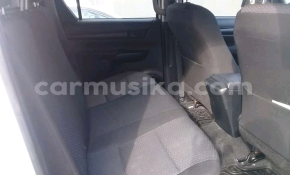 Nunua Ilio tumika Toyota Hilux Nyeupe Gari ndani ya Beitbridge nchini Matabeleland Kusini Nunua Ilio tumika Toyota Hilux Nyeupe Gari ndani ya Beitbridge nchini Matabeleland Kusini