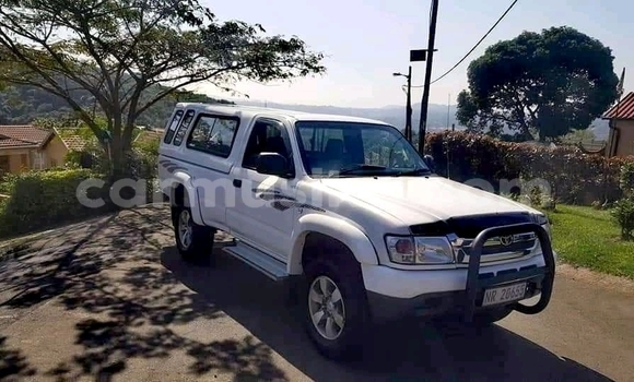 Tenga Tsaru Toyota Hilux Chena Mota in Beitbridge in Matabeleland South Tenga Tsaru Toyota Hilux Chena Mota in Beitbridge in Matabeleland South