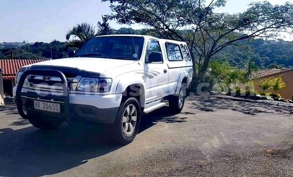 Tenga Tsaru Toyota Hilux Chena Mota in Beitbridge in Matabeleland South Tenga Tsaru Toyota Hilux Chena Mota in Beitbridge in Matabeleland South