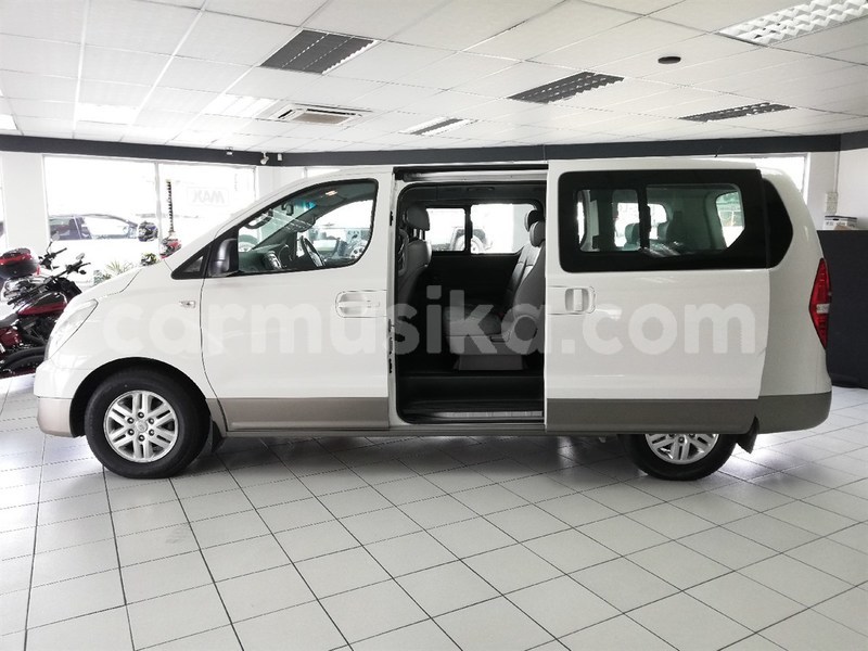 Big with watermark hyundai h1 matabeleland south beitbridge 7820