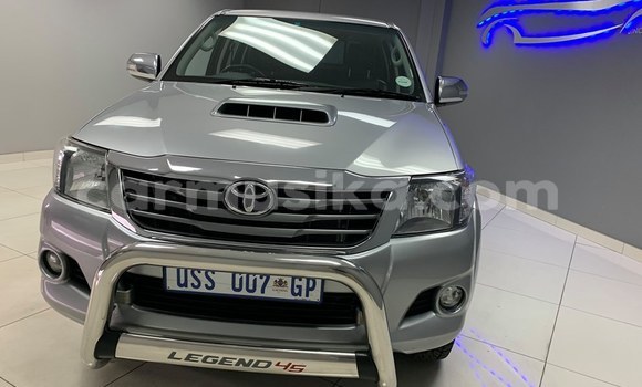 Tenga Tsaru Toyota Hilux Sirivha Mota in Beitbridge in Matabeleland South Tenga Tsaru Toyota Hilux Sirivha Mota in Beitbridge in Matabeleland South