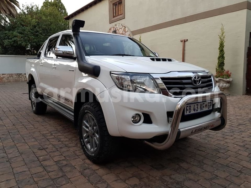 Big with watermark toyota hilux matabeleland south beitbridge 7822