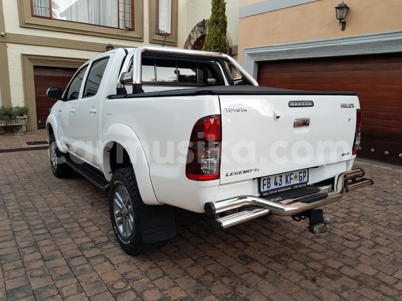 Big with watermark toyota hilux matabeleland south beitbridge 7822