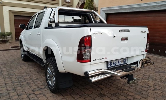 Buy Used Toyota Hilux White Car in Beitbridge in Matabeleland South Buy Used Toyota Hilux White Car in Beitbridge in Matabeleland South