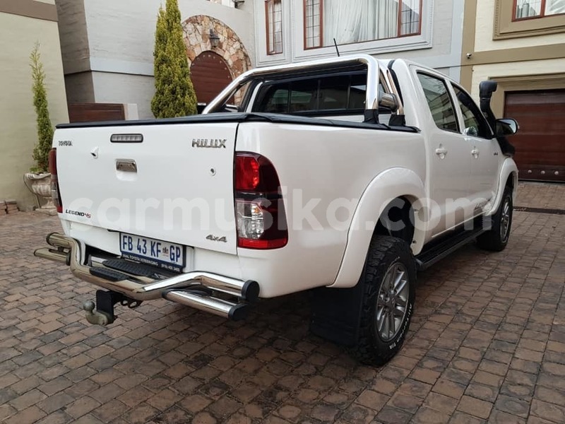 Big with watermark toyota hilux matabeleland south beitbridge 7822