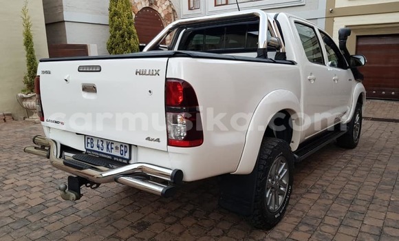 Buy Used Toyota Hilux White Car in Beitbridge in Matabeleland South Buy Used Toyota Hilux White Car in Beitbridge in Matabeleland South