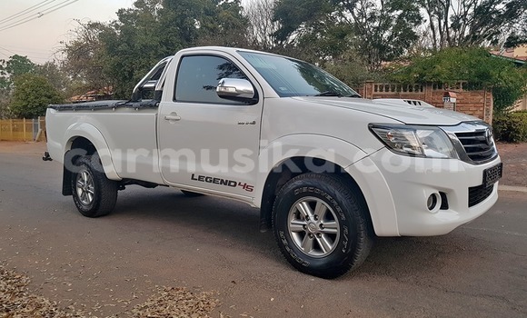 Acheter Occasion Voiture Toyota Hilux Blanc à Beitbridge, Matabeleland South Acheter Occasion Voiture Toyota Hilux Blanc à Beitbridge, Matabeleland South
