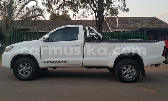 Acheter Occasion Voiture Toyota Hilux Blanc à Beitbridge, Matabeleland South Acheter Occasion Voiture Toyota Hilux Blanc à Beitbridge, Matabeleland South