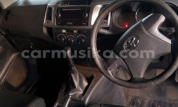 Acheter Occasion Voiture Toyota Hilux Blanc à Beitbridge, Matabeleland South Acheter Occasion Voiture Toyota Hilux Blanc à Beitbridge, Matabeleland South