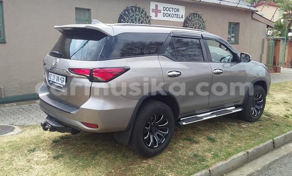 Acheter Occasion Voiture Toyota Fortuner Autre à Beitbridge, Matabeleland South Acheter Occasion Voiture Toyota Fortuner Autre à Beitbridge, Matabeleland South