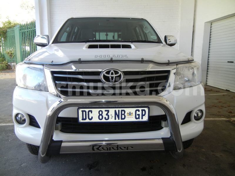 Big with watermark toyota hilux harare greendale 7827