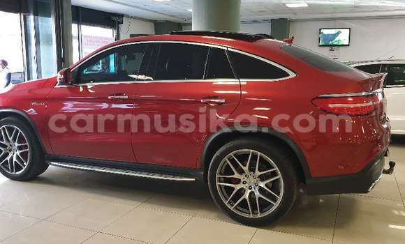 Tenga Tsaru Mercedes‒Benz S–Class Tsvuku Mota in Beitbridge in Matabeleland South Tenga Tsaru Mercedes‒Benz S–Class Tsvuku Mota in Beitbridge in Matabeleland South