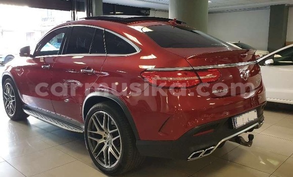 Tenga Tsaru Mercedes‒Benz S–Class Tsvuku Mota in Beitbridge in Matabeleland South Tenga Tsaru Mercedes‒Benz S–Class Tsvuku Mota in Beitbridge in Matabeleland South