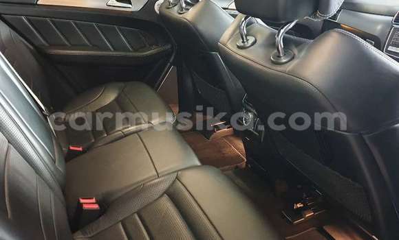 Tenga Tsaru Mercedes‒Benz S–Class Tsvuku Mota in Beitbridge in Matabeleland South Tenga Tsaru Mercedes‒Benz S–Class Tsvuku Mota in Beitbridge in Matabeleland South