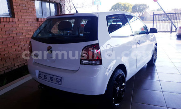 Acheter Occasion Voiture Volkswagen Polo Blanc à Beitbridge, Matabeleland South Acheter Occasion Voiture Volkswagen Polo Blanc à Beitbridge, Matabeleland South