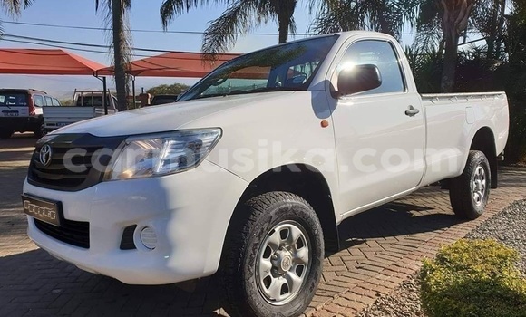 Tenga Tsaru Toyota Hilux Chena Mota in Harare in Harare Tenga Tsaru Toyota Hilux Chena Mota in Harare in Harare