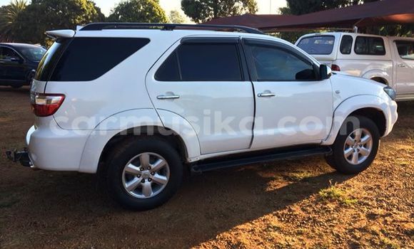Buy Used Toyota Fortuner White Car in Harare in Harare Buy Used Toyota Fortuner White Car in Harare in Harare