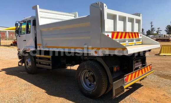 Acheter Occasion Voiture Nissan 240SX Blanc à Harare, Harare Acheter Occasion Voiture Nissan 240SX Blanc à Harare, Harare