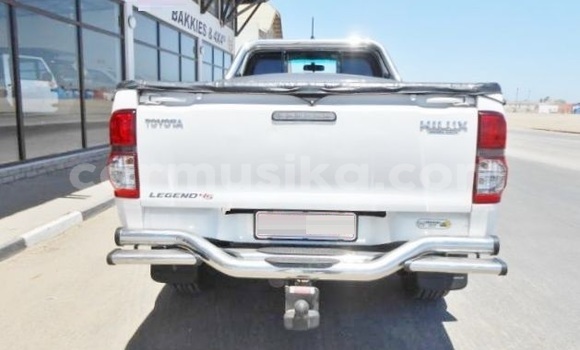 Acheter Occasion Voiture Toyota Hilux Blanc à Beitbridge, Matabeleland South Acheter Occasion Voiture Toyota Hilux Blanc à Beitbridge, Matabeleland South