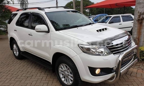 Tenga Tsaru Toyota Fortuner Chena Mota in Harare in Harare Tenga Tsaru Toyota Fortuner Chena Mota in Harare in Harare
