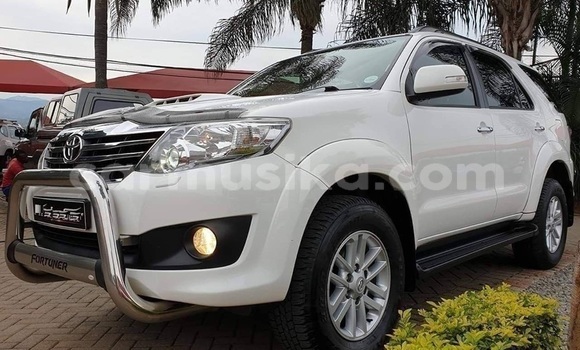 Tenga Tsaru Toyota Fortuner Chena Mota in Harare in Harare Tenga Tsaru Toyota Fortuner Chena Mota in Harare in Harare