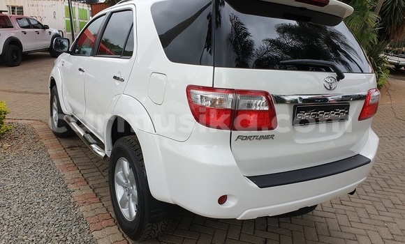 Tenga Tsaru Toyota Fortuner Chena Mota in Beitbridge in Matabeleland South Tenga Tsaru Toyota Fortuner Chena Mota in Beitbridge in Matabeleland South
