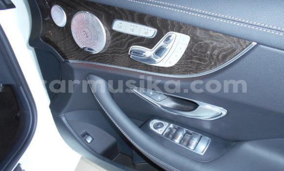 Acheter Occasion Voiture Mercedes‒Benz E–Class Blanc à Beitbridge, Matabeleland South Acheter Occasion Voiture Mercedes‒Benz E–Class Blanc à Beitbridge, Matabeleland South