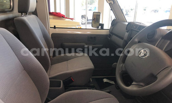 Acheter Occasion Voiture Toyota Land Cruiser Blanc à Beitbridge, Matabeleland South Acheter Occasion Voiture Toyota Land Cruiser Blanc à Beitbridge, Matabeleland South