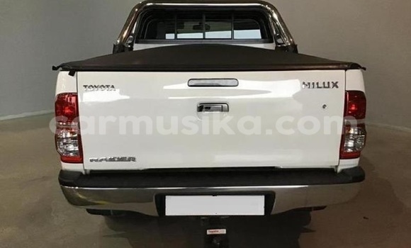 Acheter Occasion Voiture Toyota Hilux Blanc à Beitbridge, Matabeleland South Acheter Occasion Voiture Toyota Hilux Blanc à Beitbridge, Matabeleland South