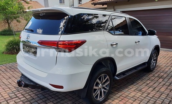 Buy Used Toyota Fortuner White Car in Harare in Harare Buy Used Toyota Fortuner White Car in Harare in Harare
