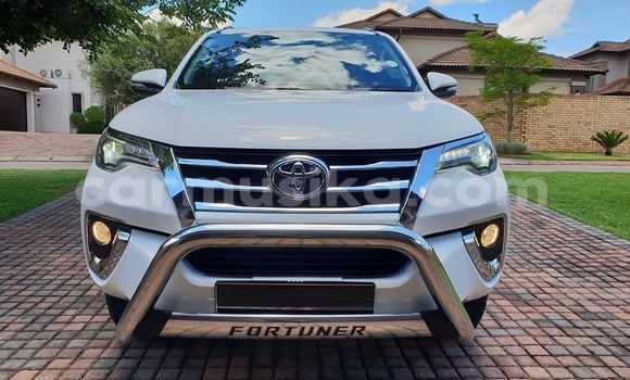 Buy Used Toyota Fortuner White Car in Harare in Harare Buy Used Toyota Fortuner White Car in Harare in Harare