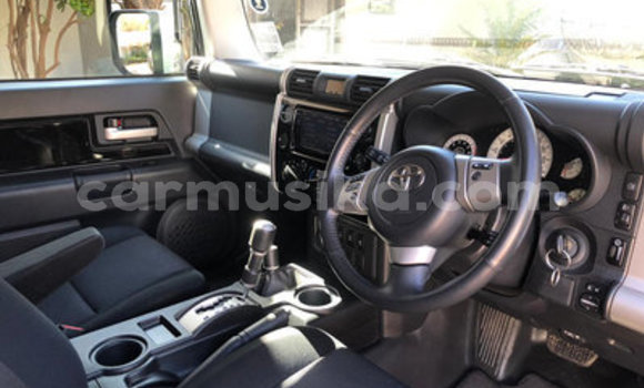 Acheter Occasion Voiture Toyota FJ Cruiser Noir à Beitbridge, Matabeleland South Acheter Occasion Voiture Toyota FJ Cruiser Noir à Beitbridge, Matabeleland South